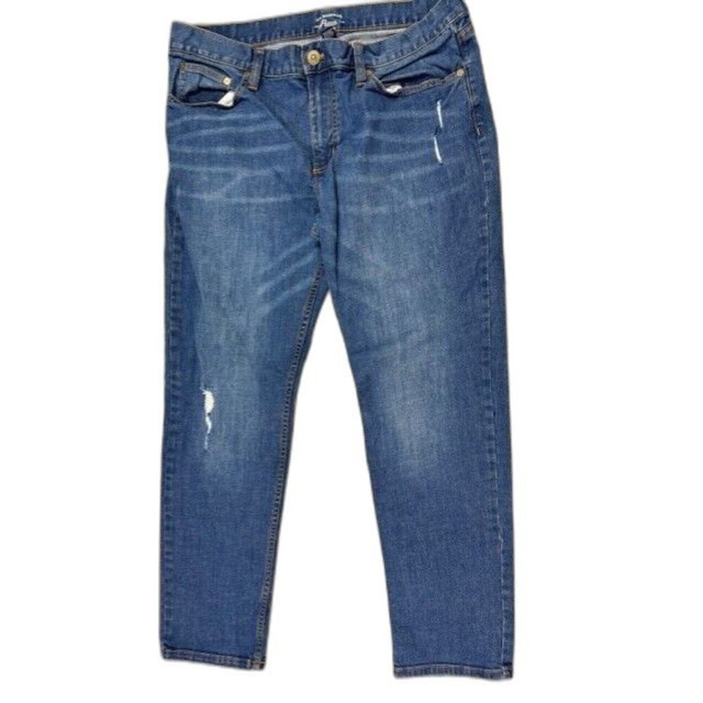 G H Bass & Co Mens Jeans Size 34x30 Straight Distress (Actual Inseam 28.5)